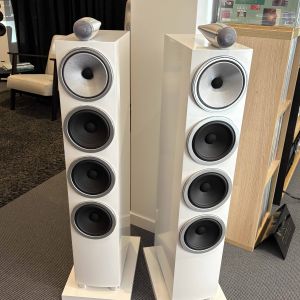 B&W Bowers & Wilkins 702 S3 enceinte colone HiFi haut de gamme