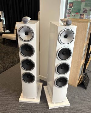 B&W Bowers & Wilkins 702 S3